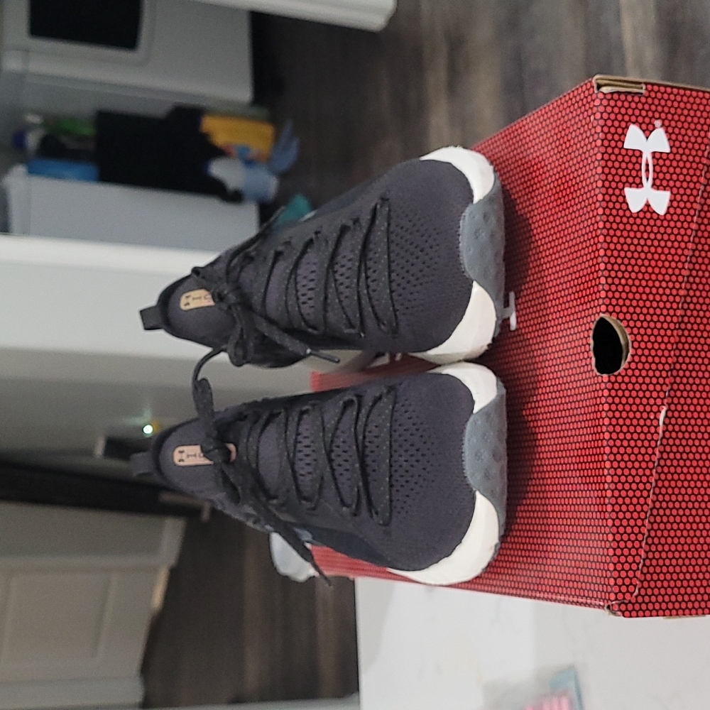 UNDER ARMOUR HOVA SHOES